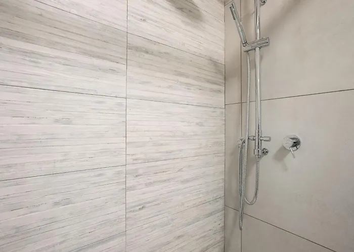Urban Oasis Near Termini, Free Parking&balcony, Int10 Apartment *